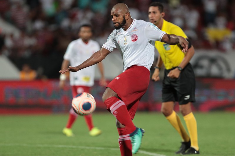 Willian Simões, lateral do Náutico