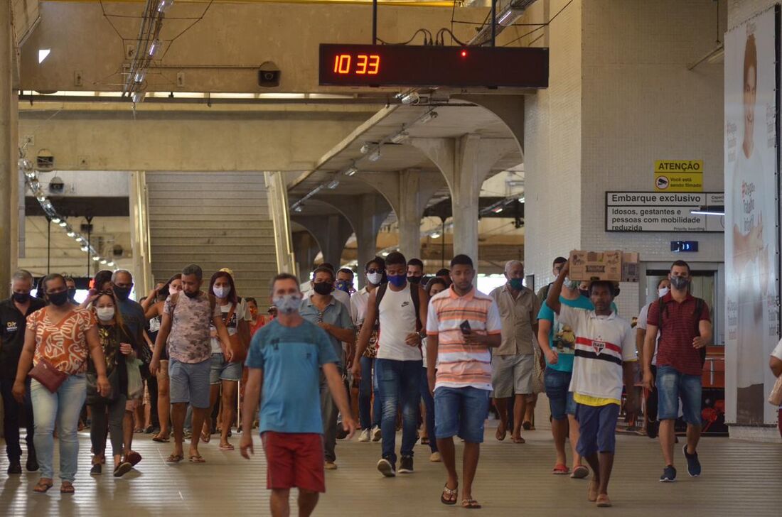 Algumas pessoas não respeitaram o uso de máscaras no local