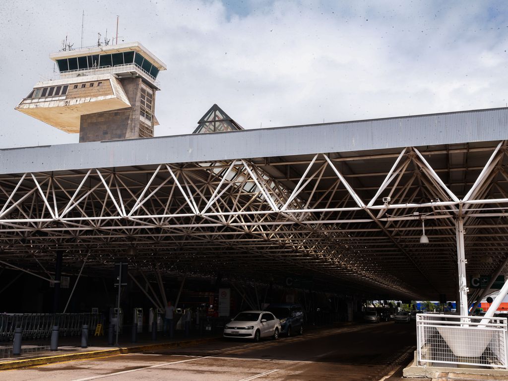 Aeroporto Internacional Juscelino Kubitschek, terceiro maior aeroporto do Brasil com pouca movimentação de passageiros