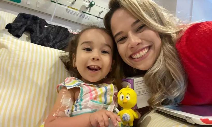 Após obter 'remédio mais caro do mundo' com ajuda de doações, Marina, 1, vive nova rotina