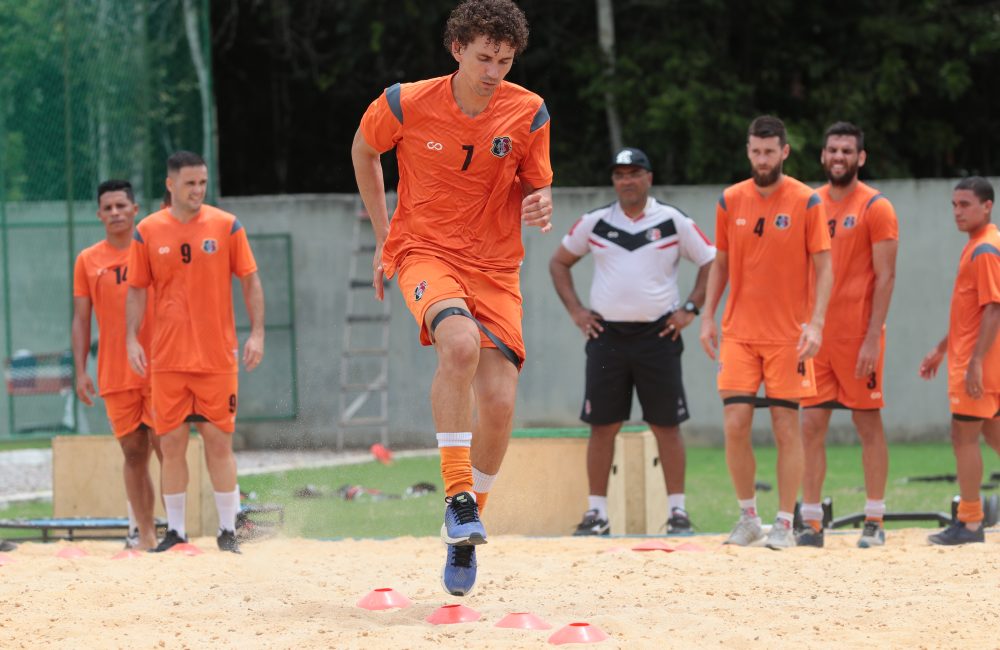 Fabiano, lateral-esquerdo do Santa