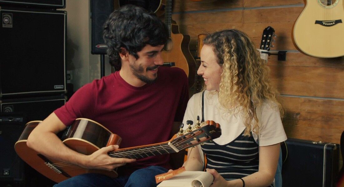 "Música para morrer de amor" aborda os sentimentos de três jovens