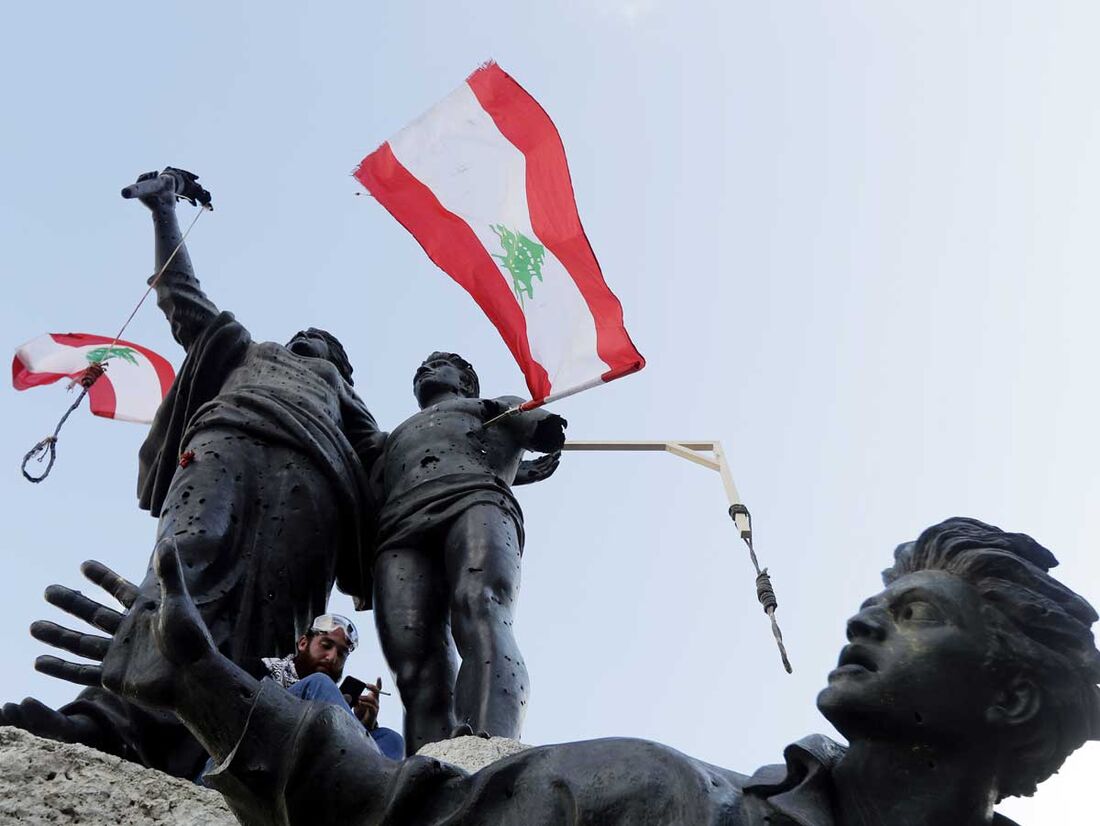 Protesto no Líbano por causa das explosões no porto