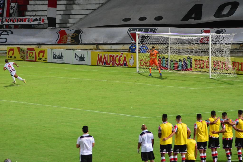 Muller Fernandes foi o responsável por cobrar o pênalti que deu o título ao Salgueiro