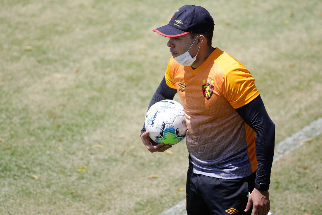 Jair Ventura, técnico do Sport