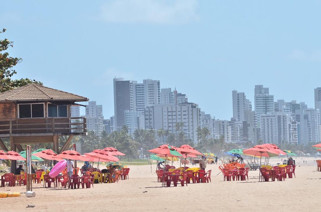 Movimentação na orla de Piedade