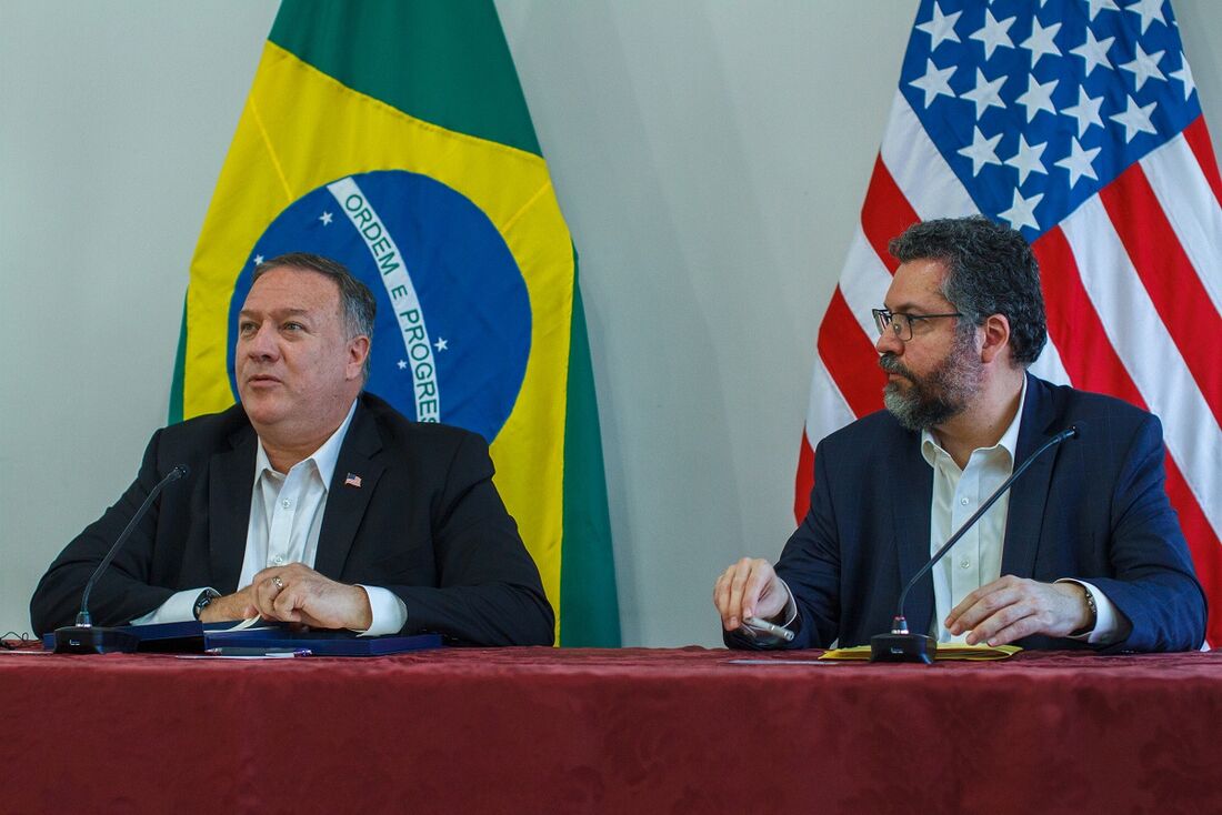 Mike Pompeo e Ernesto Araújo