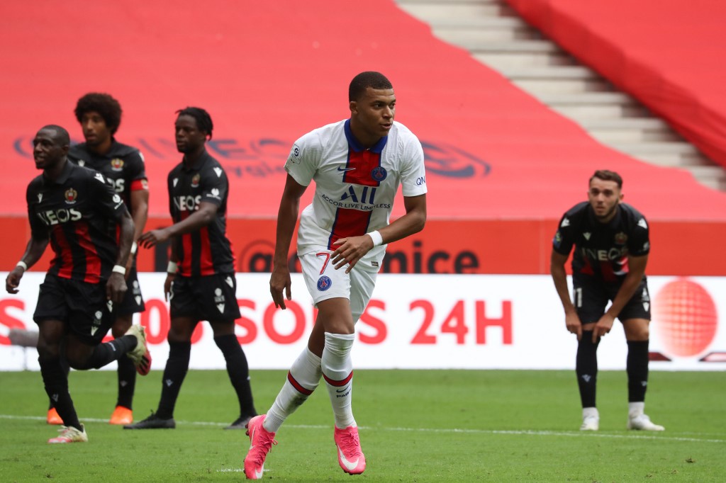 Kylian Mbappé foi destaque na vitória do PSG sobre o Nice