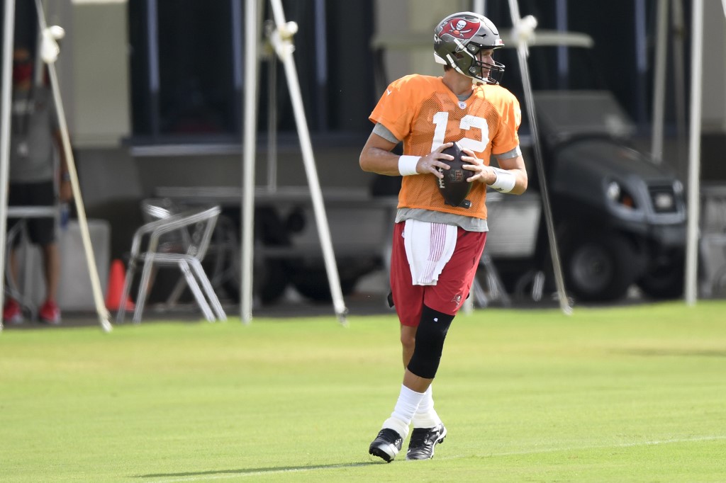 Tom Brady durante treinamento com o Tampa Bay Buccaneers