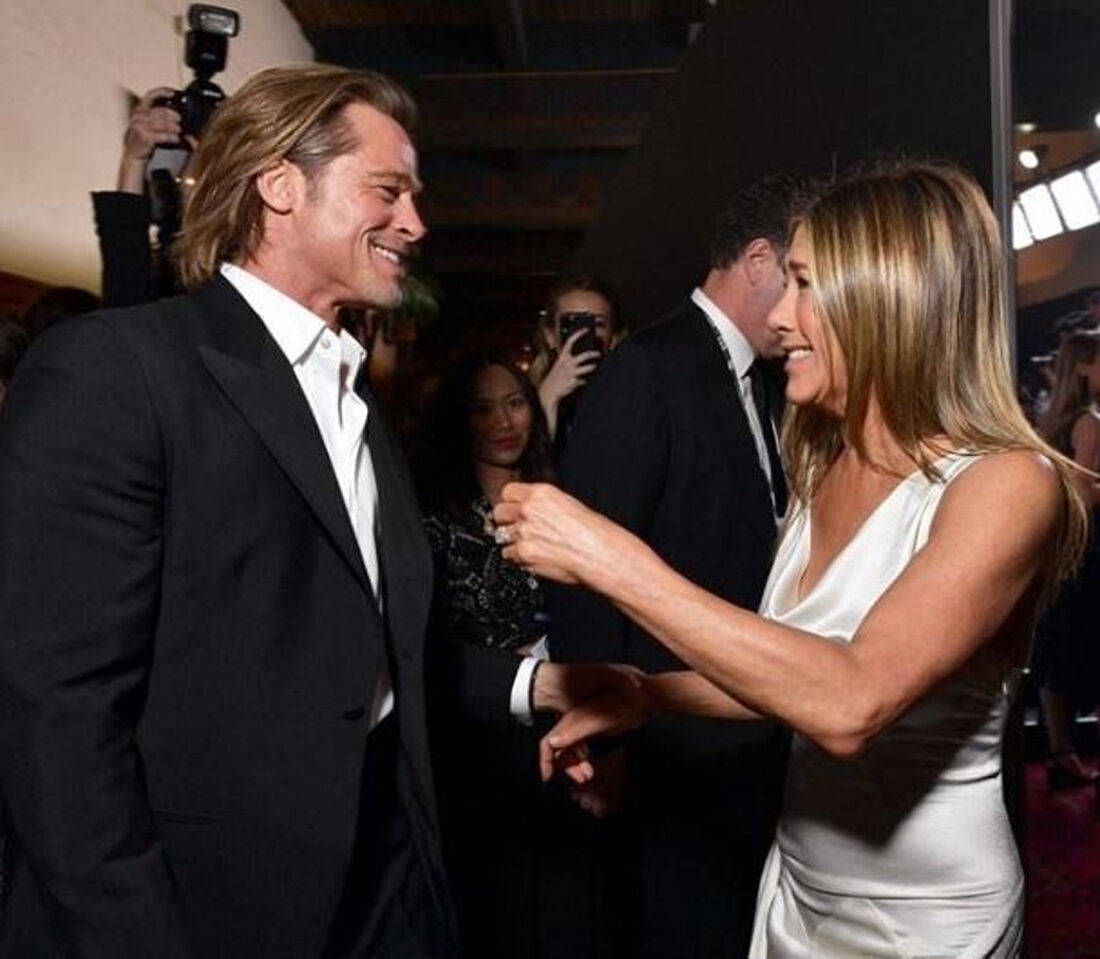 Brad Pitt e Jennifer Aniston nos bastidores do SAG Awards, em Los Angeles, dia 19 de janeiro de 2020