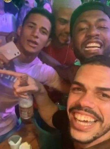 Jogadores do Náutico em casa de show no final de semana