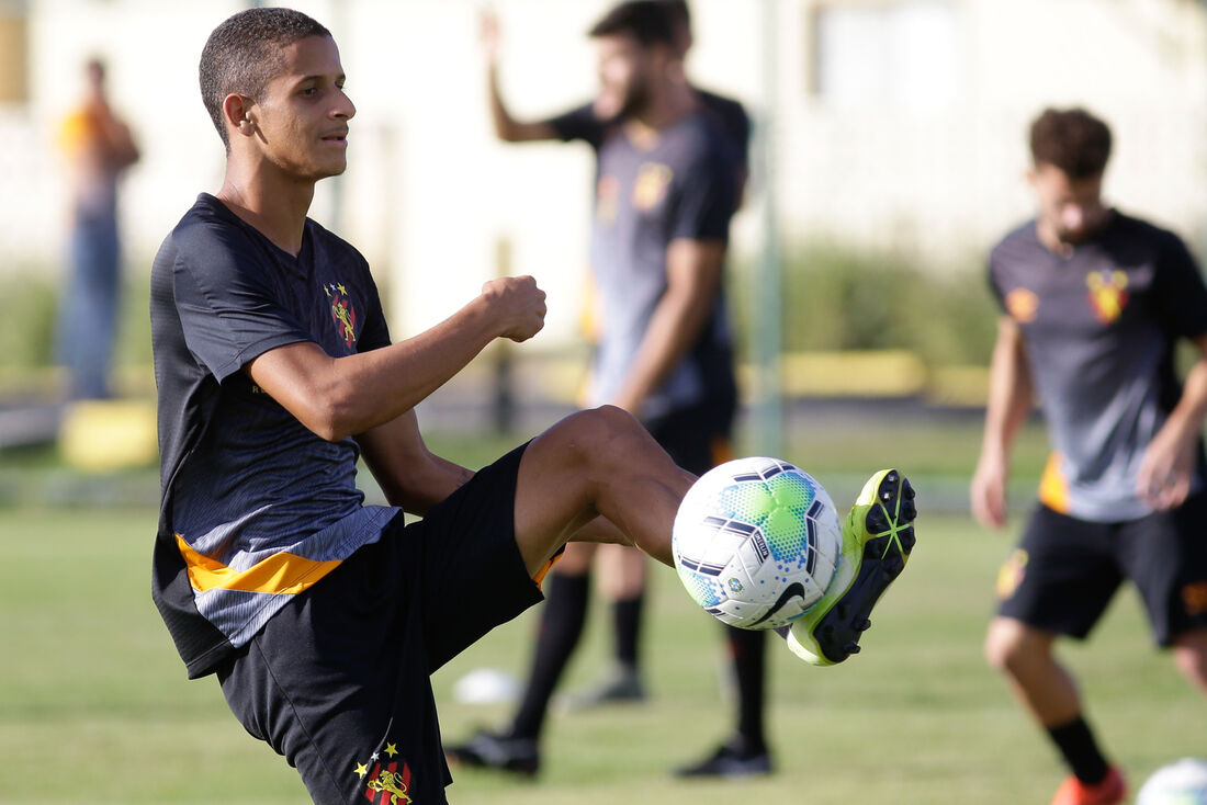 Luciano Juba, lateral-esquerdo do Sport