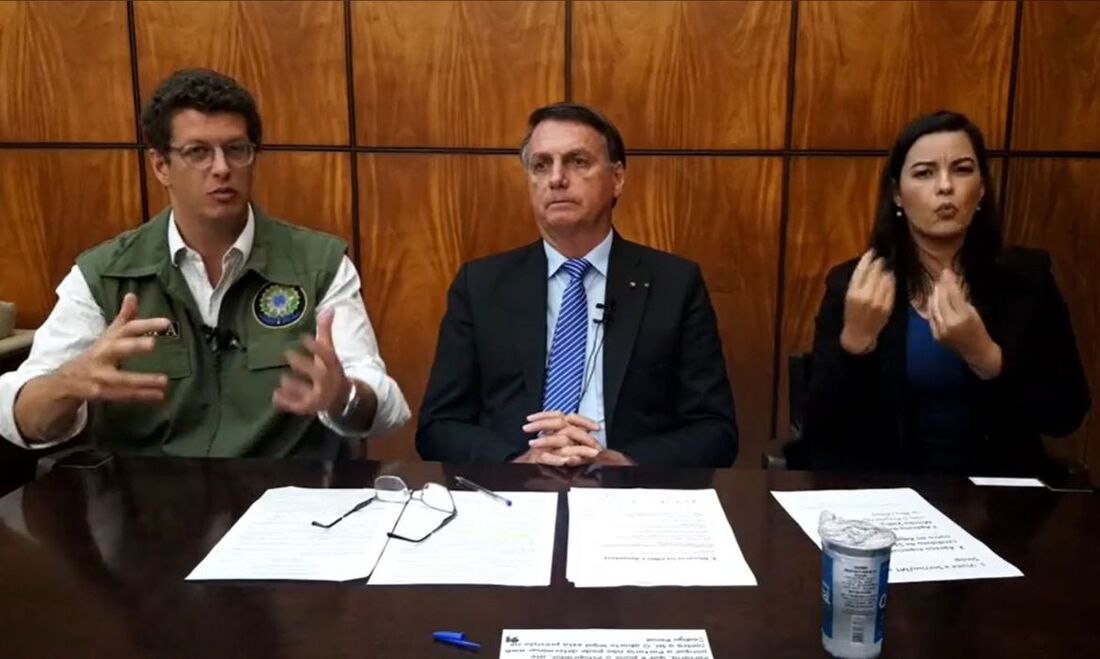 Ricardo Salles participou de uma live no Facebook do presidente