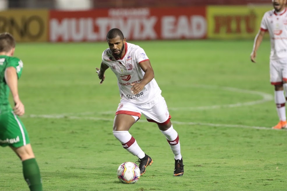 Willian Simões, lateral do Náutico