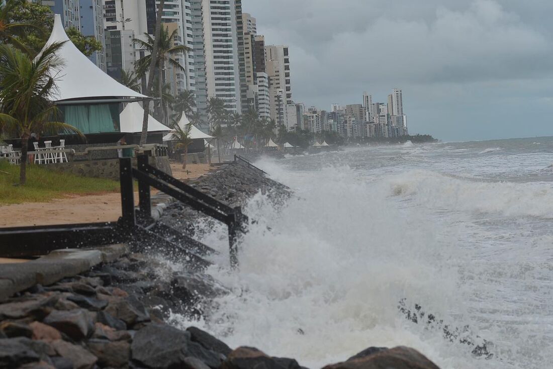 Dia nublado com ressaca em Boa Viagem 