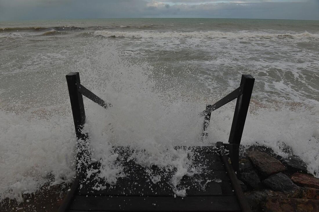 Ressaca registrada na praia de Boa Viagem 