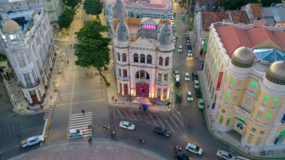 Prédio fica localizado no Marco Zero