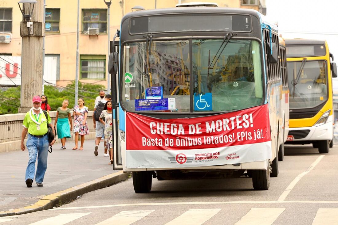 Protesto de rodoviários no Centro do Recife