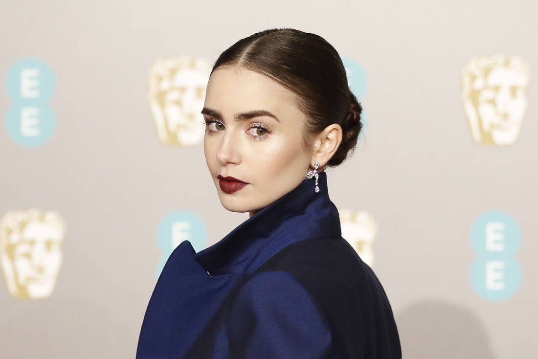 Atriz Lily Collins, que interpreta personagem principal da série