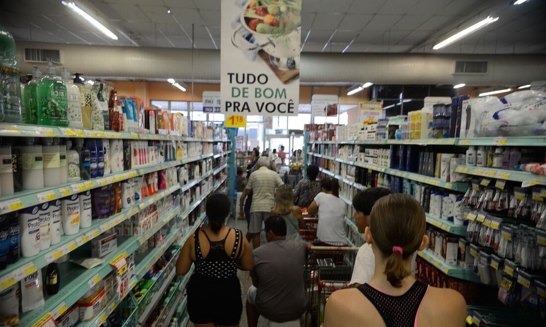 Pessoas na feira