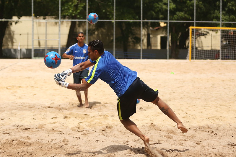 Atletas se preparam para o Campeonato Brasileiro de Beach Soccer