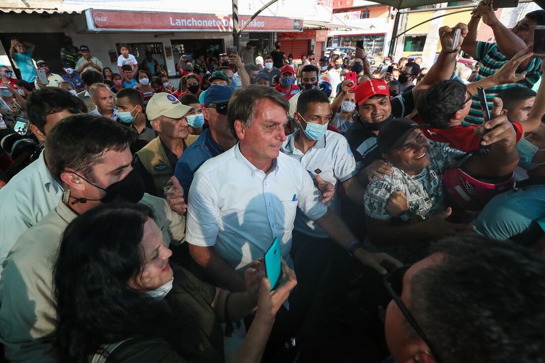 Presidente Jair Bolsonaro faz uma visita à Queimadas - PB