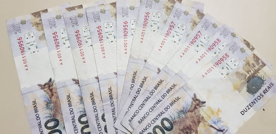 Cédulas falsas de R$ 200