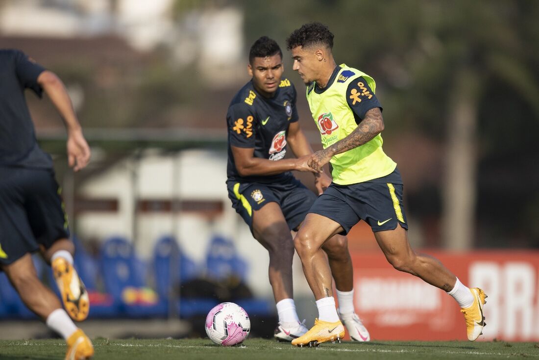 Coutinho em treino da Seleção