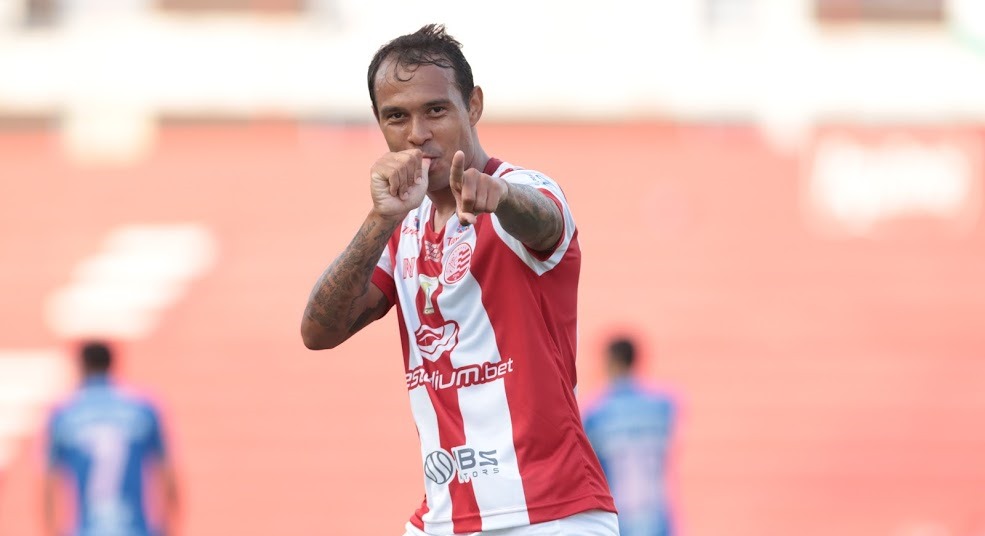 Vinicius, atacante do Náutico