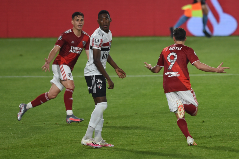 São Paulo foi derrotado por 2x1 pelo River e deu adeus a Libertadores