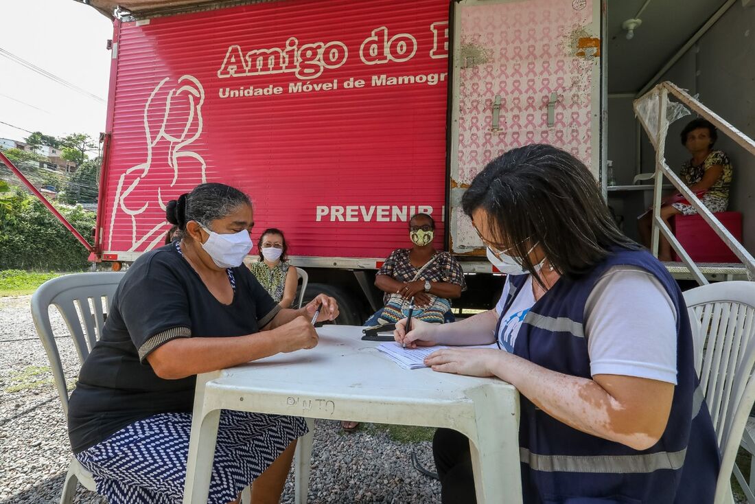 Atendimento na Unidade Móvel Amigo do Peito