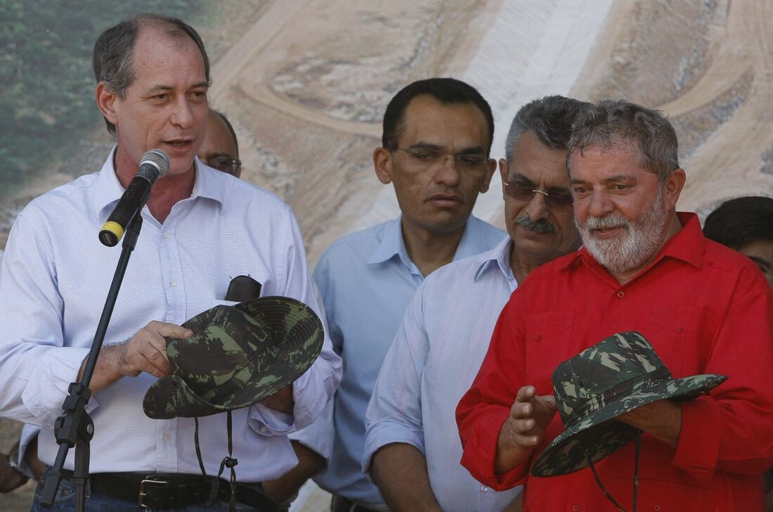 Ciro Gomes e Luiz Inácio Lula da Silva em Cabrobó (PE), em 2009