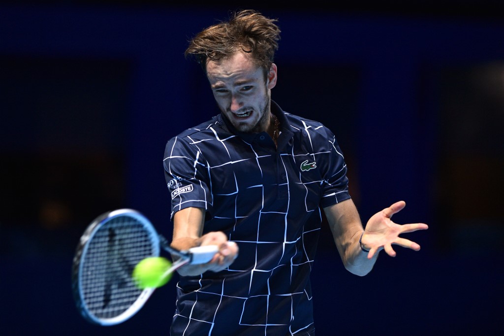 Medvedev volta a vencer Zverev em sua estreia no ATP Finals - Folha PE