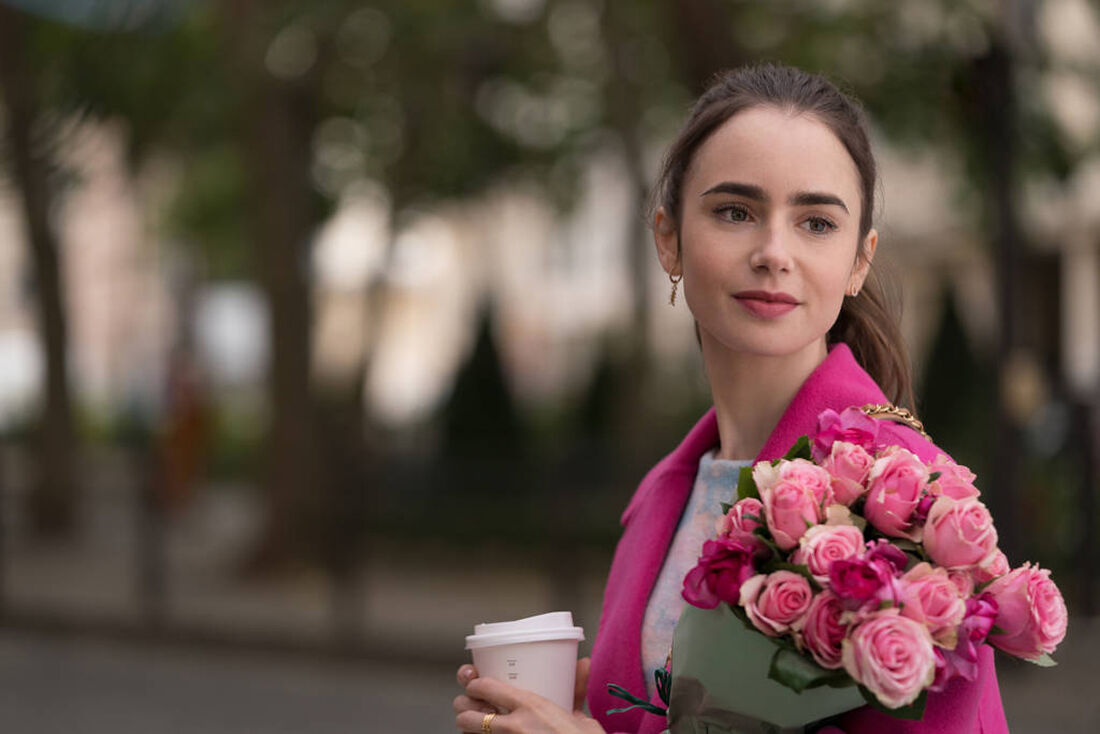 Lily Collins estrela "Emily em Paris"