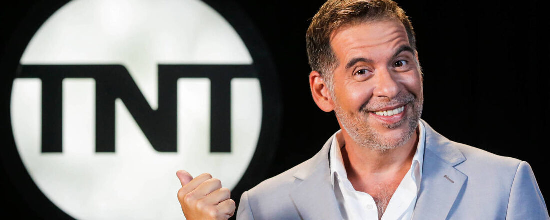 Leandro Hassum apresenta programa "2000 e Vishhh" na TNT