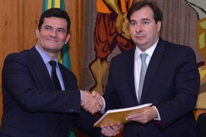 O ex-ministro da Justiça e Segurança Pública, Sérgio Moro e o presidente da Câmara dos Deputados, Rodrigo Maia