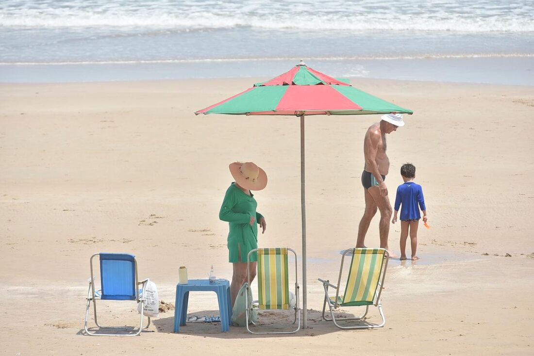 Praia de Boa Viagem neste domingo de eleição