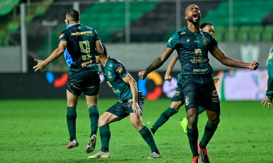 América-MG bate o Inter nas disputas de pênaltis e vai enfrentar o Palmeiras nas semis da Copa do Brasil