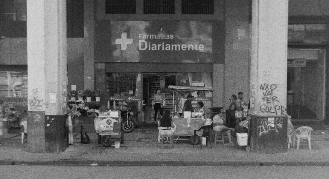 Farmácias formam imagem-síntese da pesquisa "Recife, memória inventada"