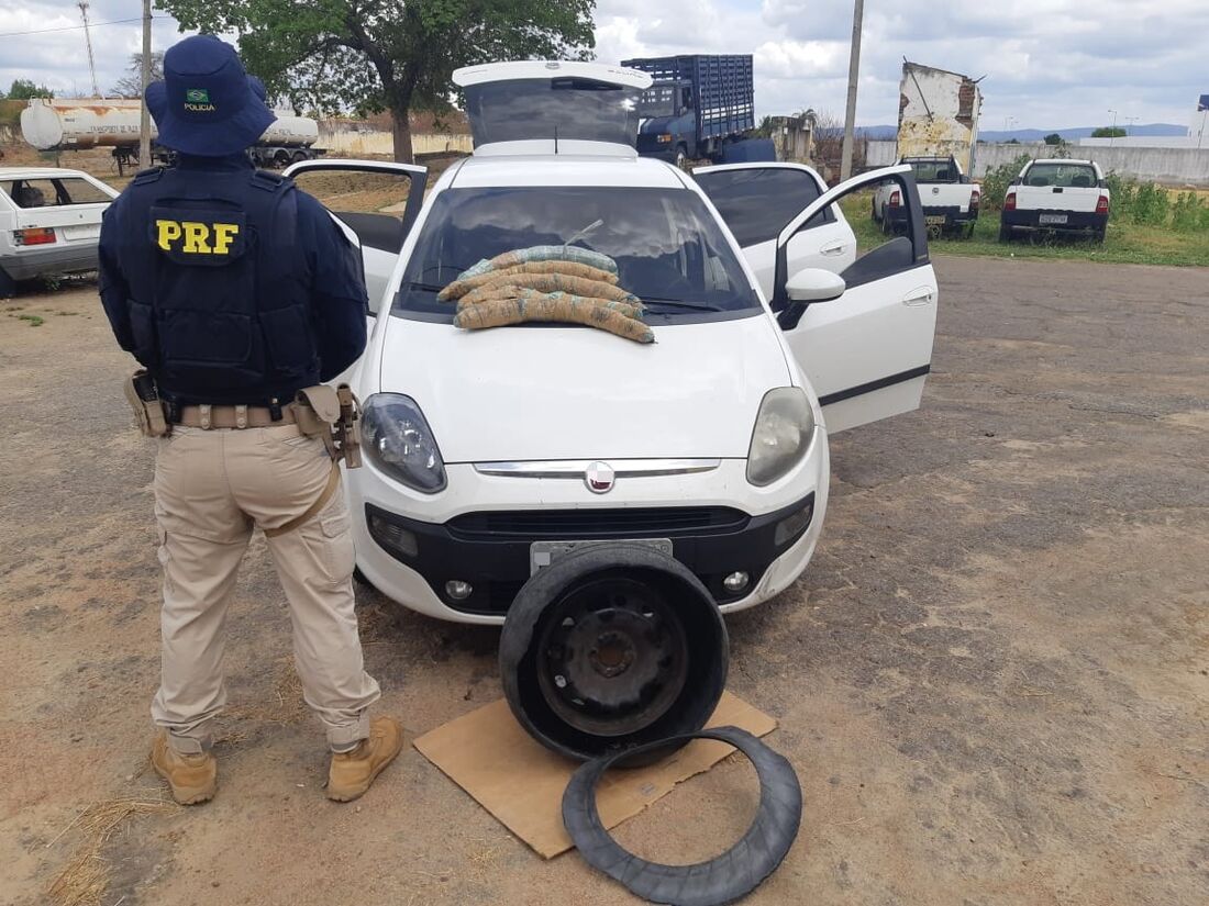 PRF apreendeu 5 kg de maconha em Salgueiro