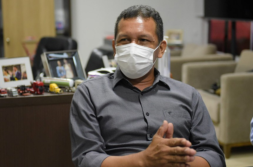 Isaac Piyako, reeleito prefeito em Marechal Thaumaturgo (AC) com 53,99% dos votos: um dos oito índios vitoriosos segundo dados preliminares do TSE