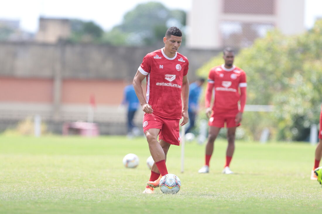 Yago Rocha, lateral-direito do Náutico