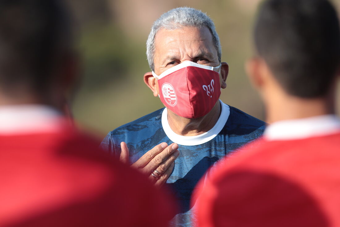 Hélio dos Anjos, novo técnico do Náutico