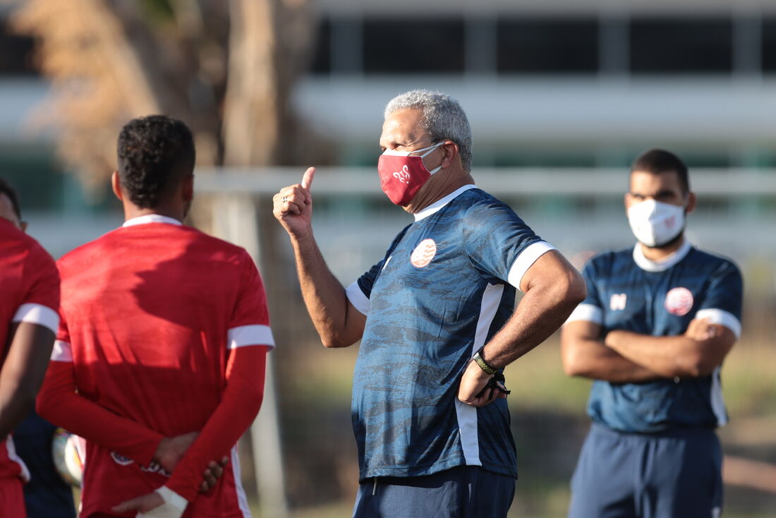 Hélio dos Anjos, ex-técnico do Náutico