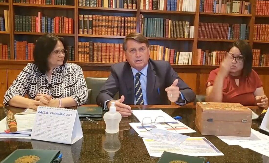 Live feita pelo presidente Jair Bolsonaro nas redes sociais