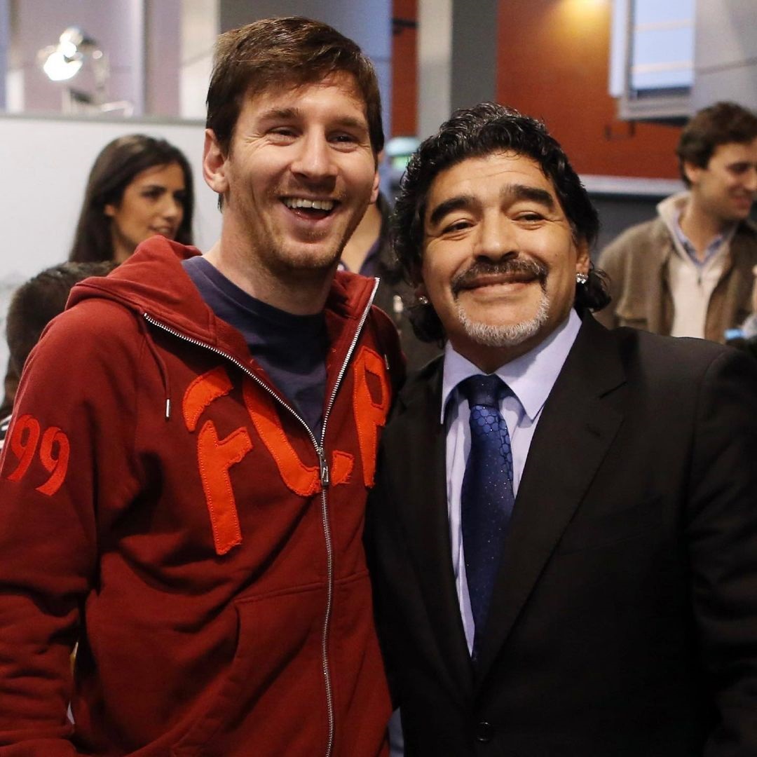 Messi e Maradona, os maiores nomes da história do futebol argentino