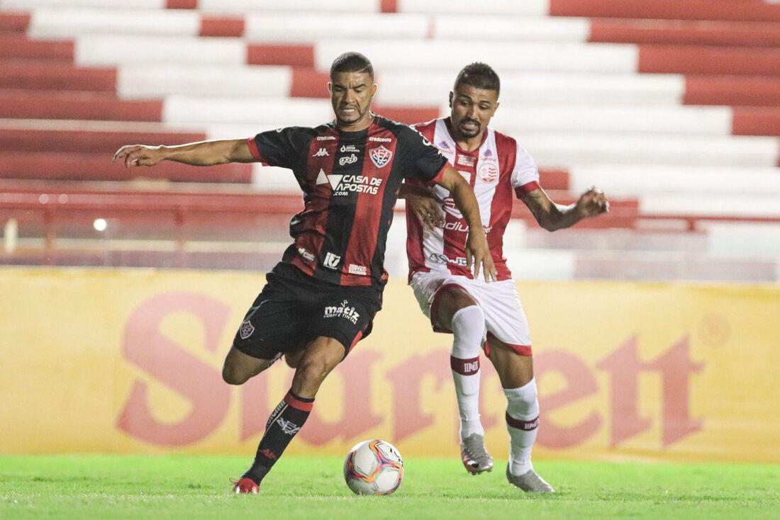 Náutico x Vitória, em jogo válido pela 23ª rodada da Série B, nos Aflitos