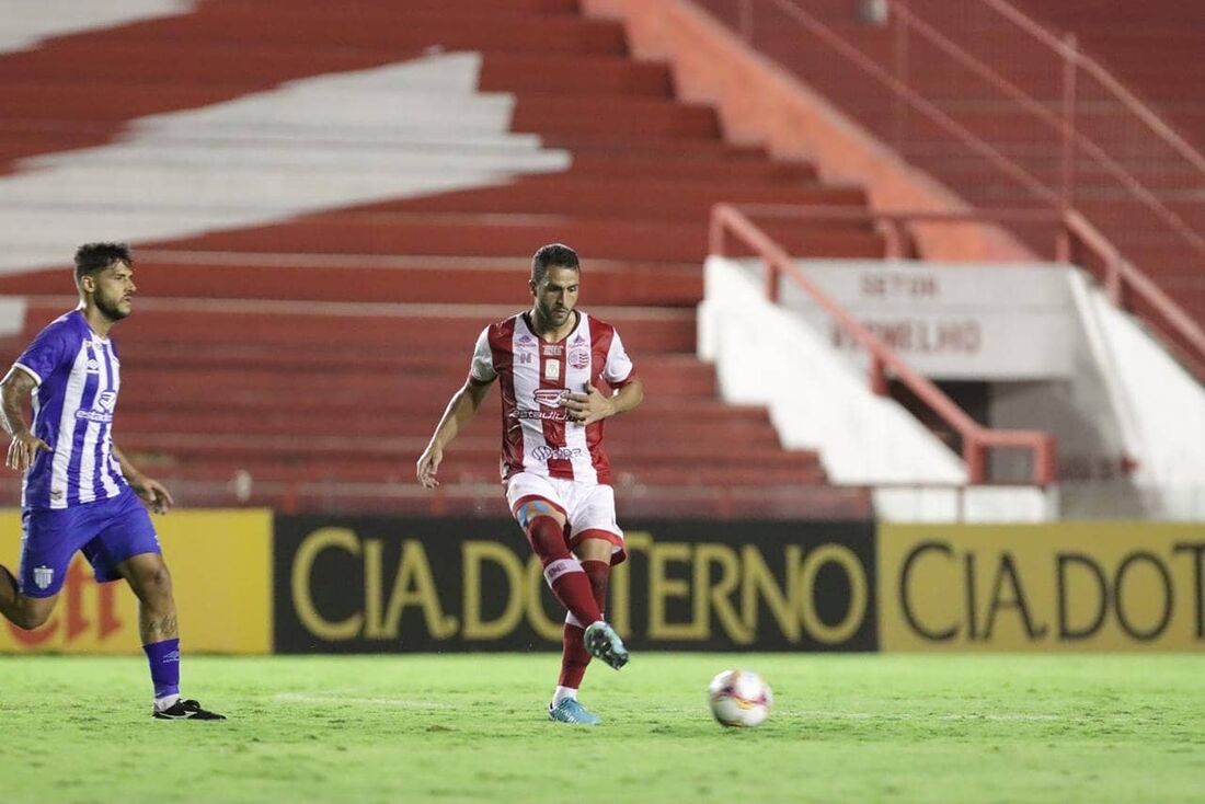 Ronaldo Alves seria titular diante do Paraná, nesta sexta (8)