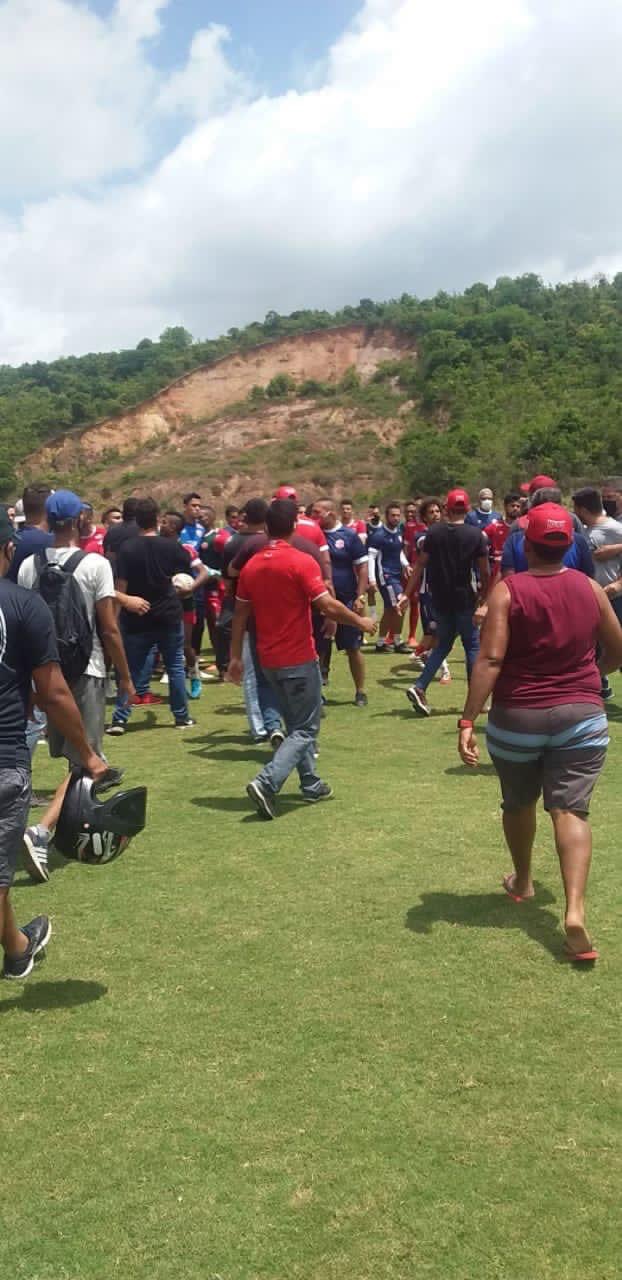 Invasão de torcedores do Náutico ao CT Wilson Campos