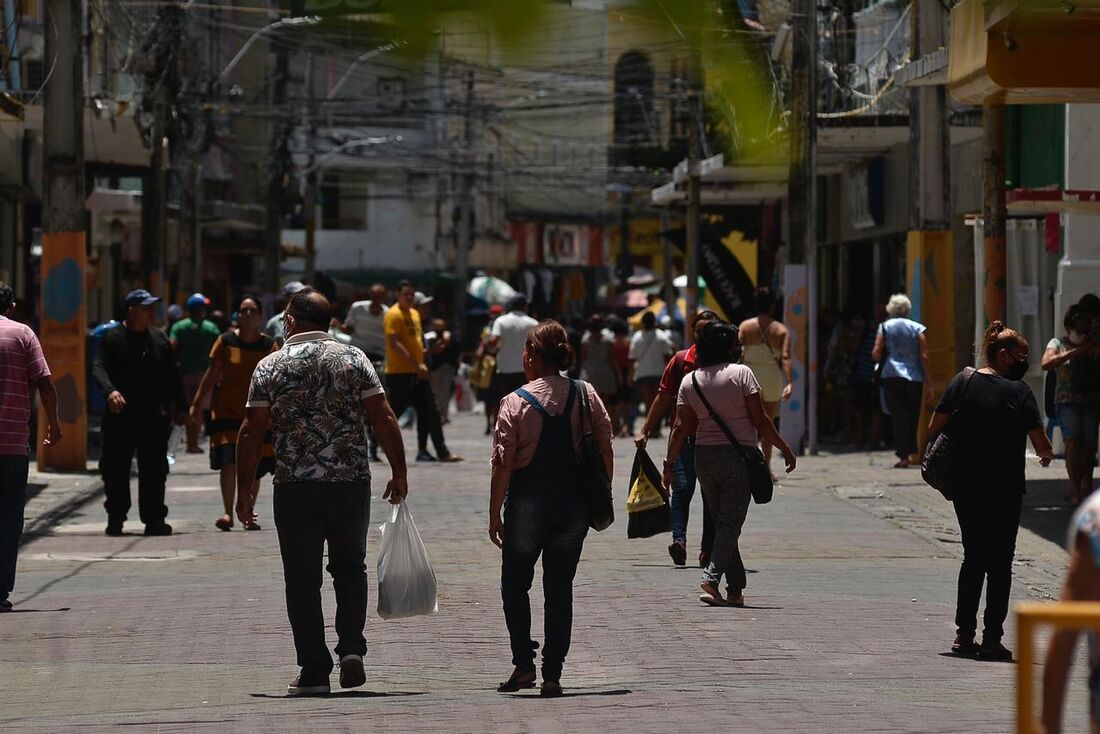 Movimentação do comércio no Centro do Recife